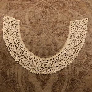 Vintage Cream Colored Lace Collar circa 1940s